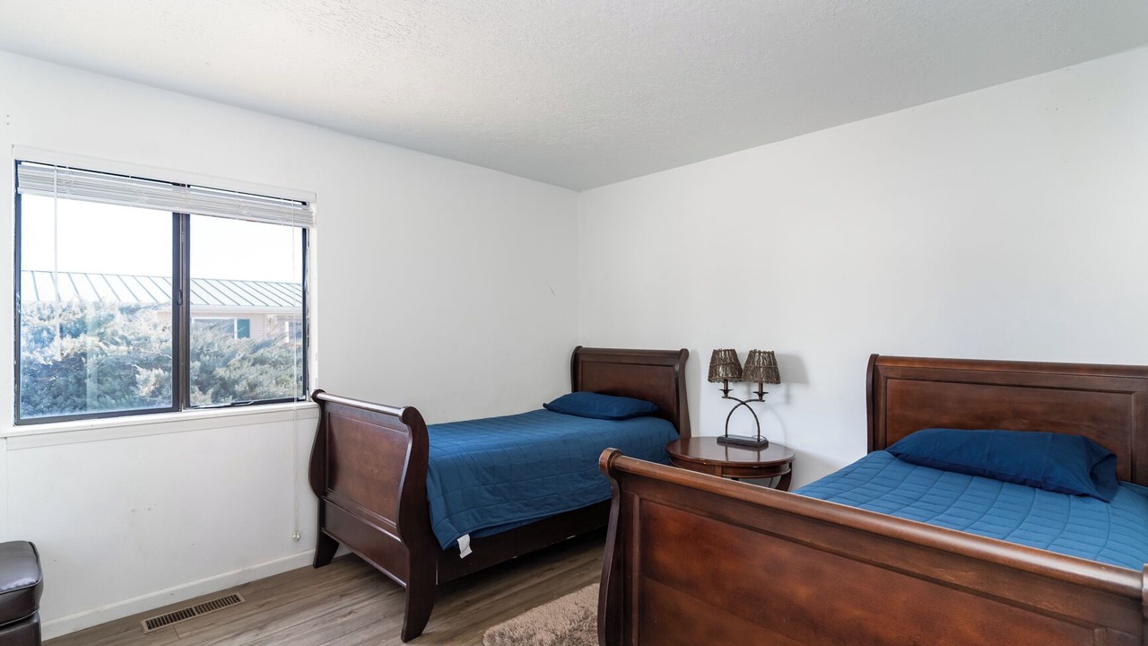 Photo of Bedroom in Navajo Dam