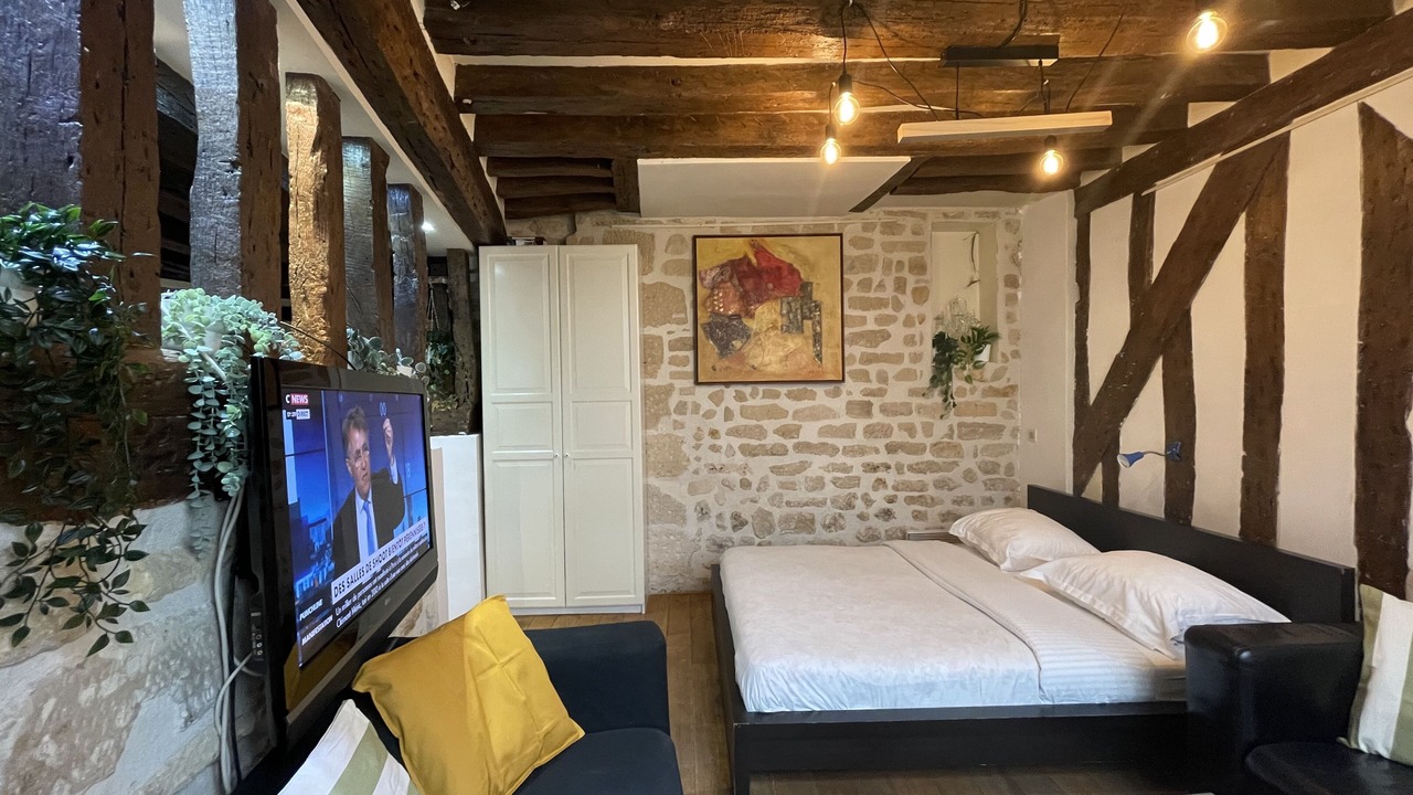 Photo of Bedroom in Sorbonne