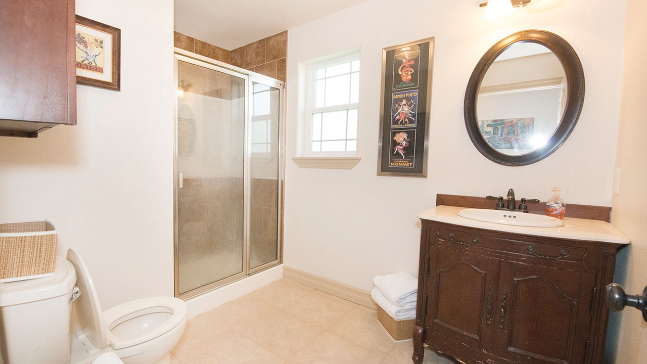 Photo of Bathroom in Benton City