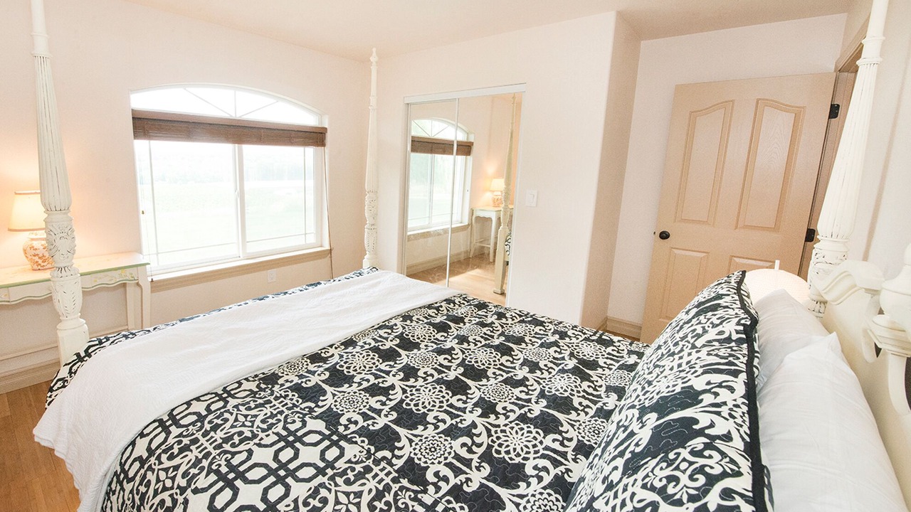 Photo of Bedroom in Benton City