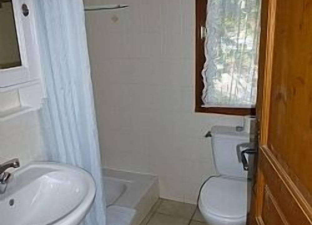 Photo of Bathroom in Le Somail