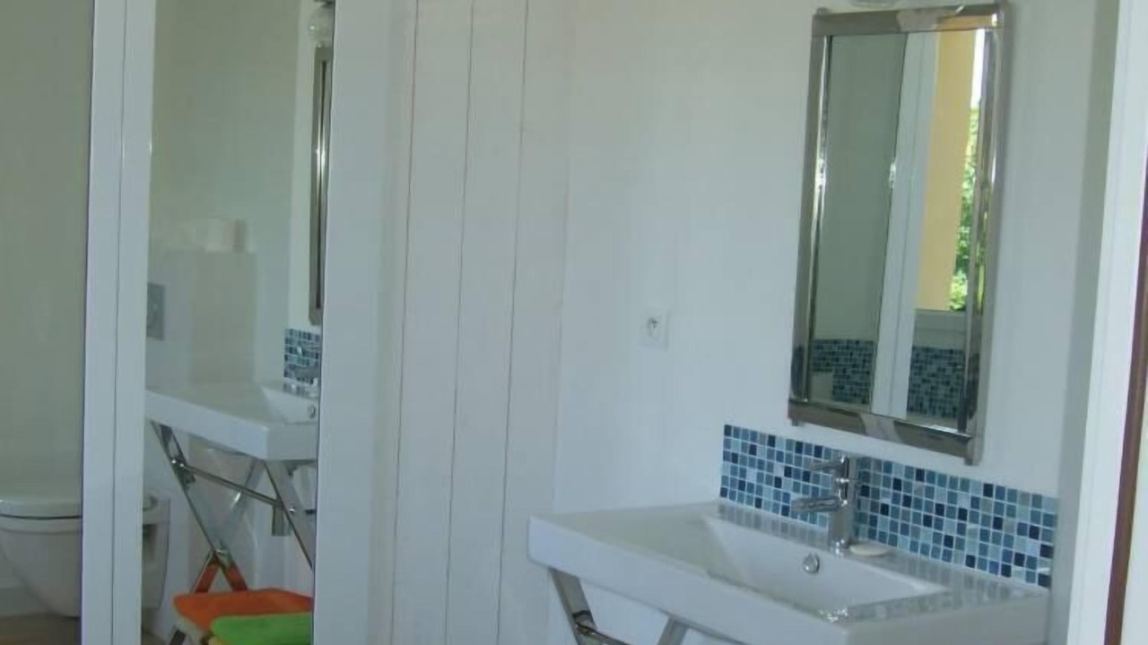 Photo of Bathroom in Port District