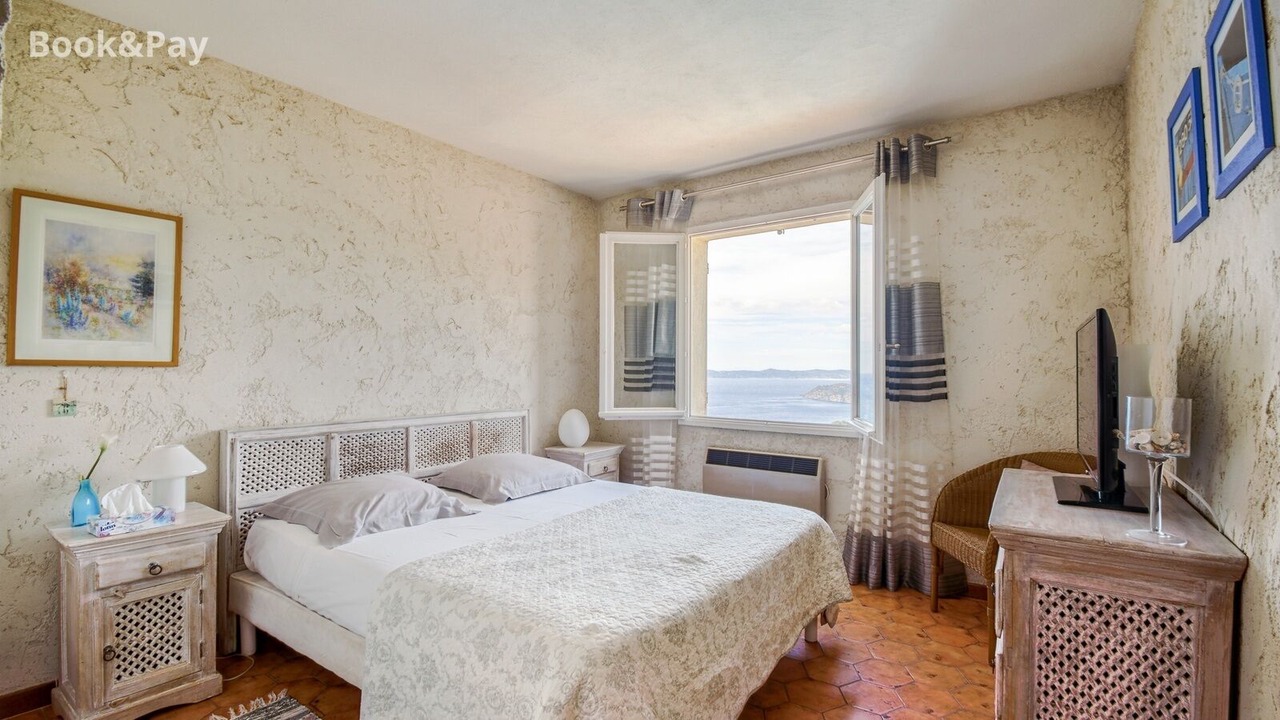 Photo of Bedroom in Le Rayol