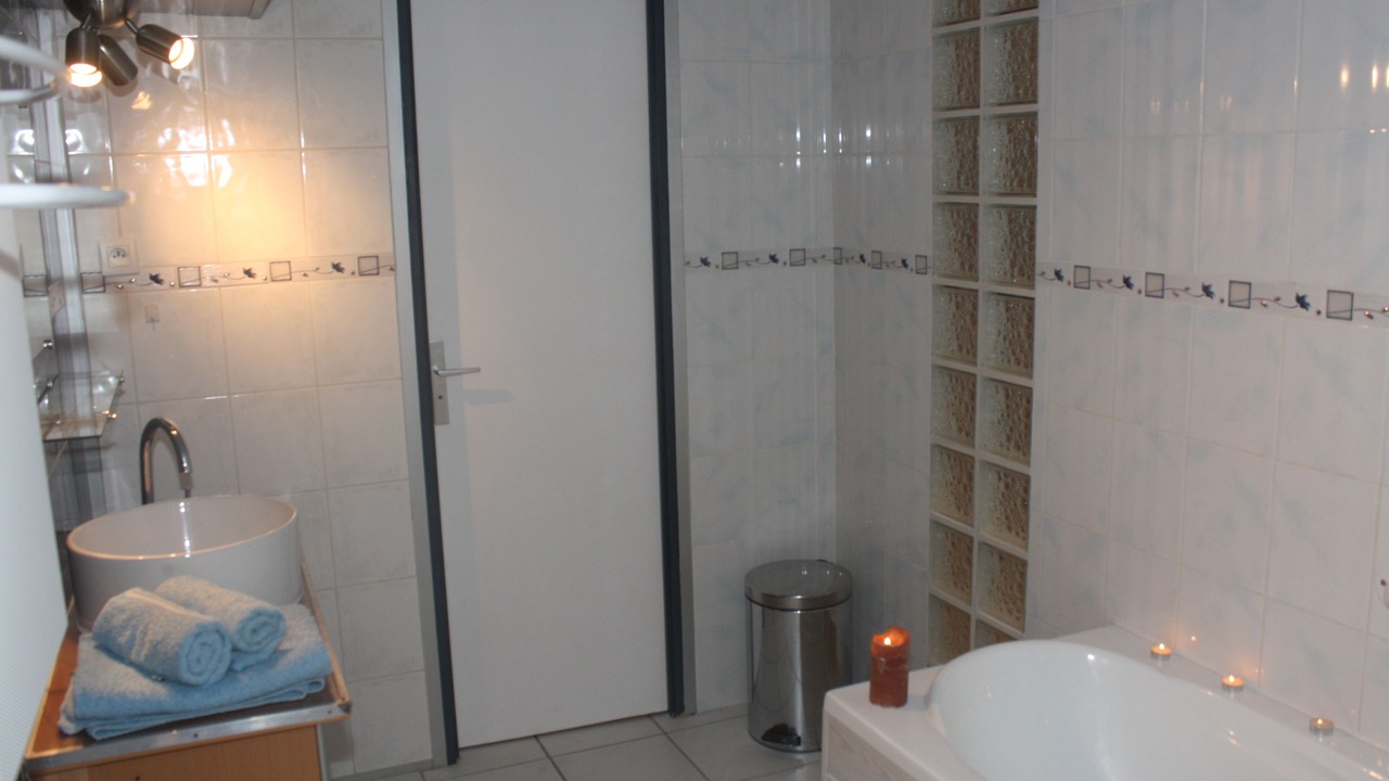 Photo of Bathroom in Le Petit-Quevilly