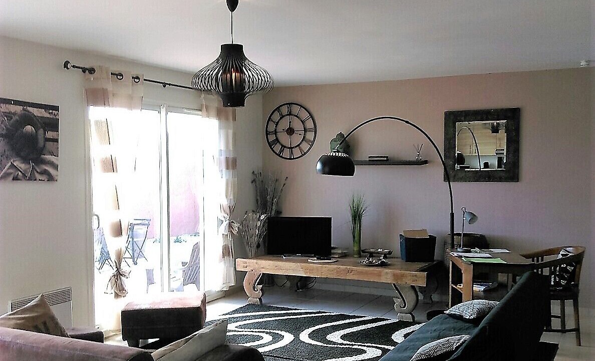 Photo of Livingroom in Cournonsec