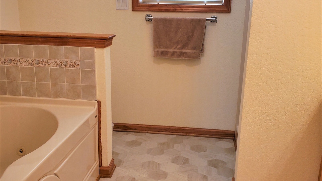 Photo of Bathroom in Monteray Shores