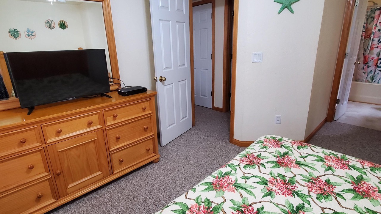 Photo of Bedroom in Monteray Shores