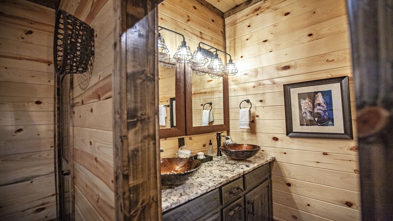 Photo of Bathroom in Broken Bow