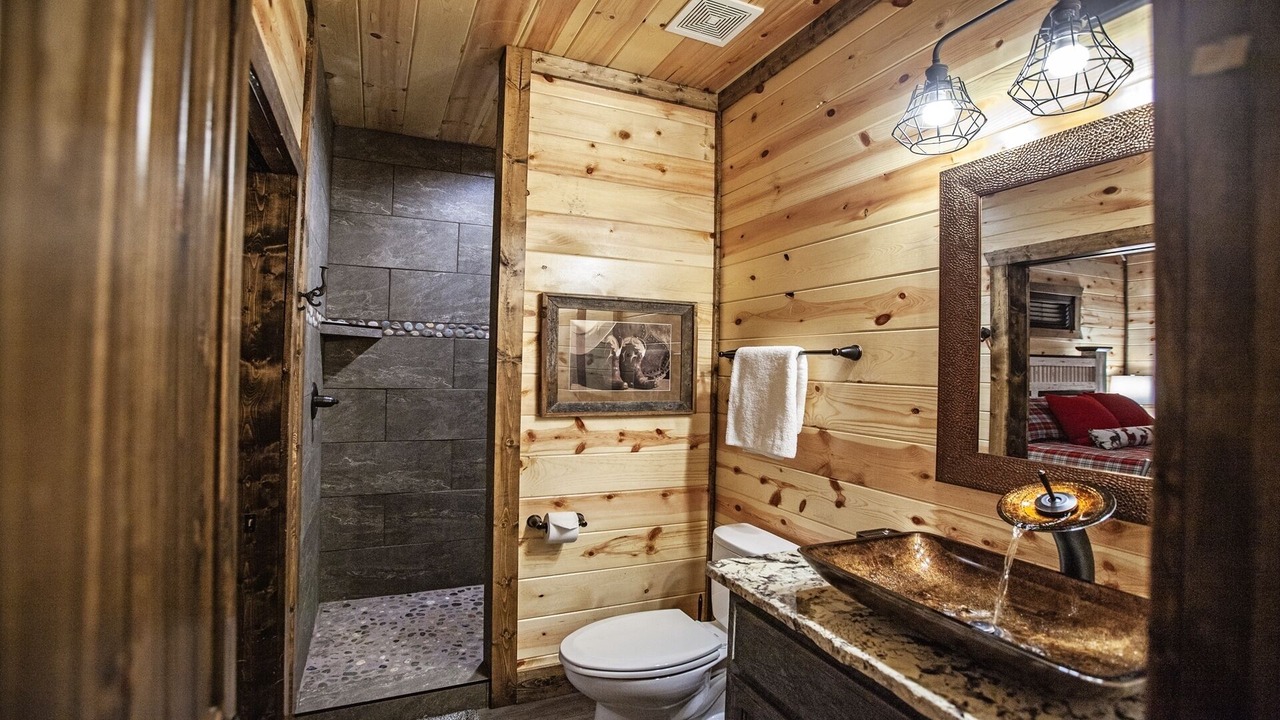Photo of Bathroom in Broken Bow