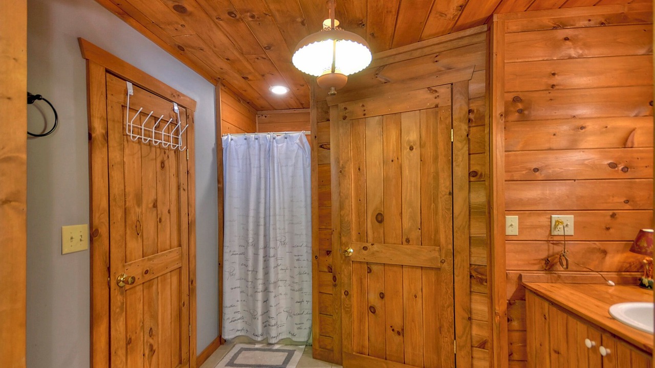 Photo of Bathroom in Copperhill