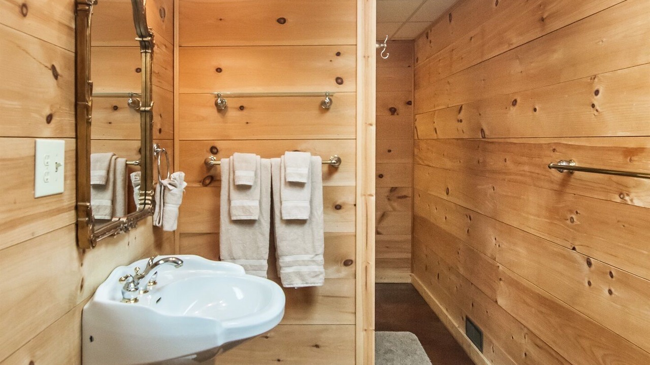 Photo of Bathroom in Branson