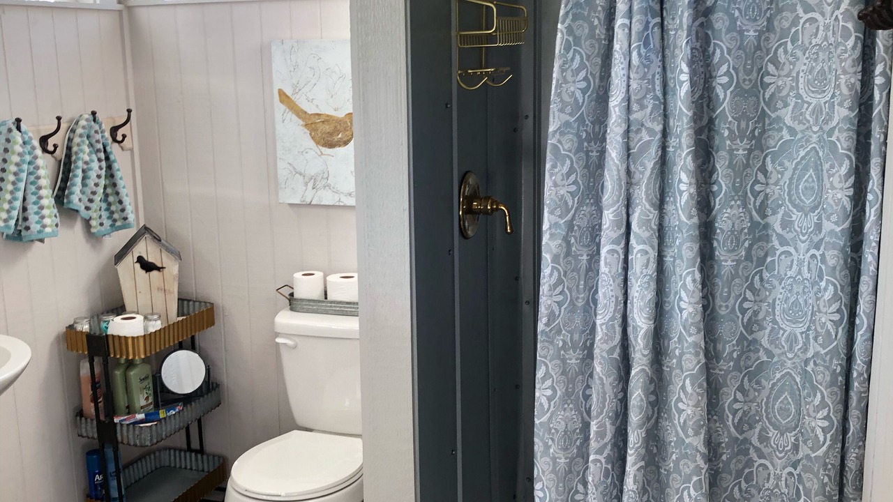Photo of Bathroom in Harlandale