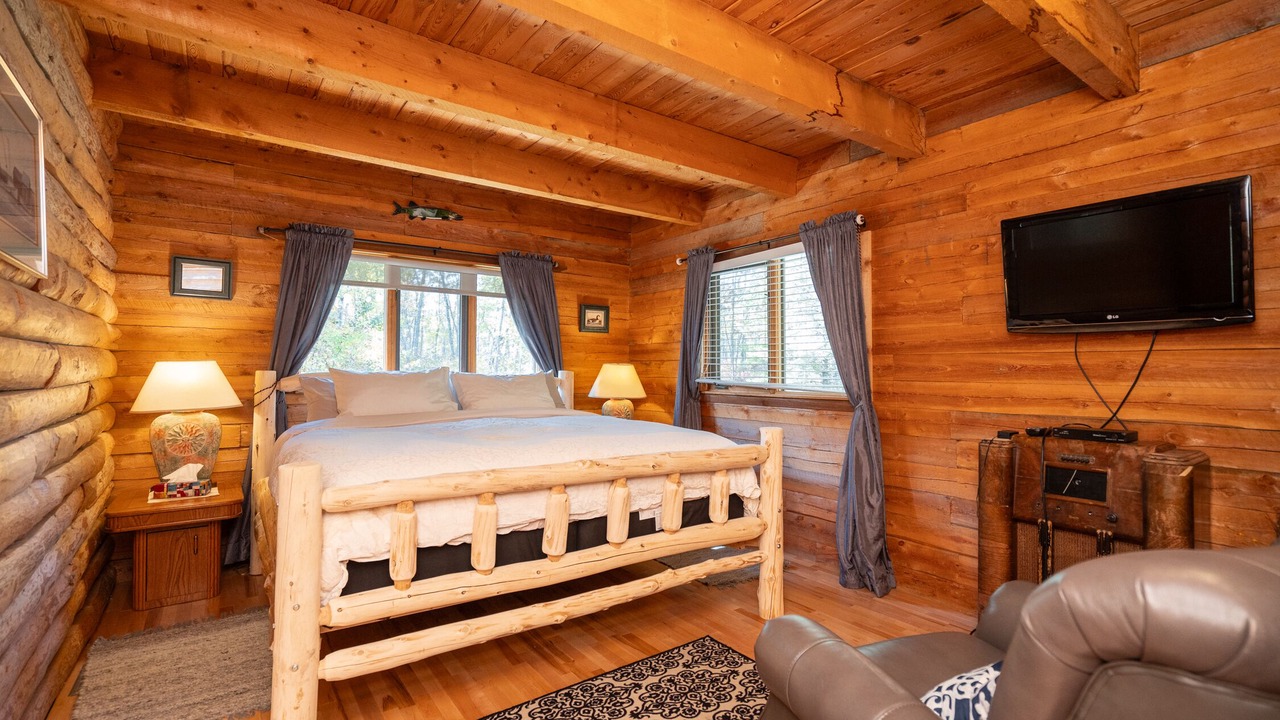 Photo of Bedroom in Traverse Bay