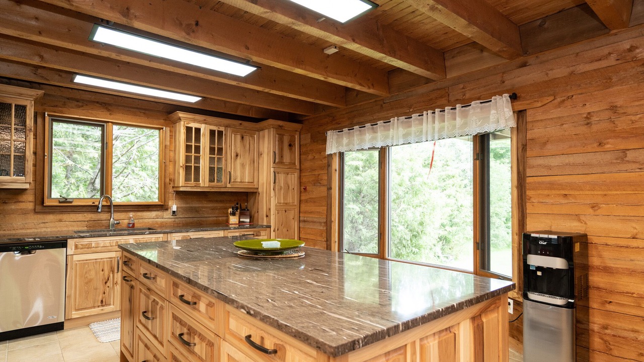 Photo of Kitchen in Traverse Bay