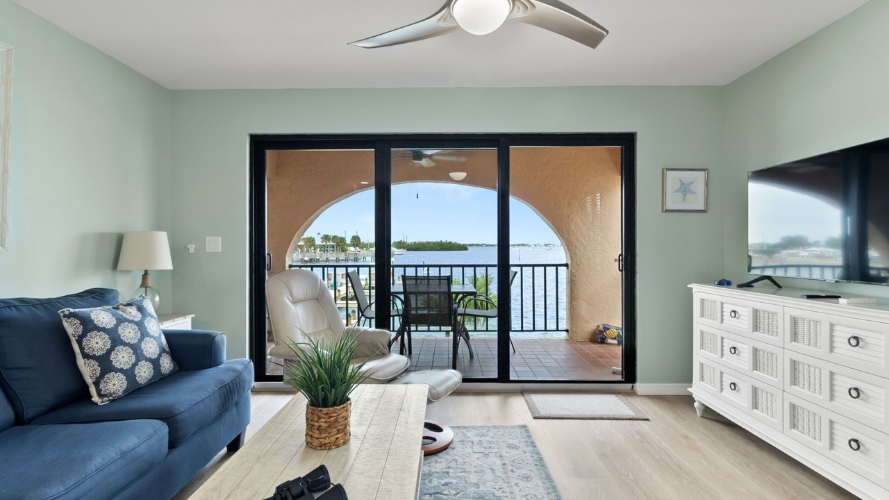Photo of Livingroom in Englewood