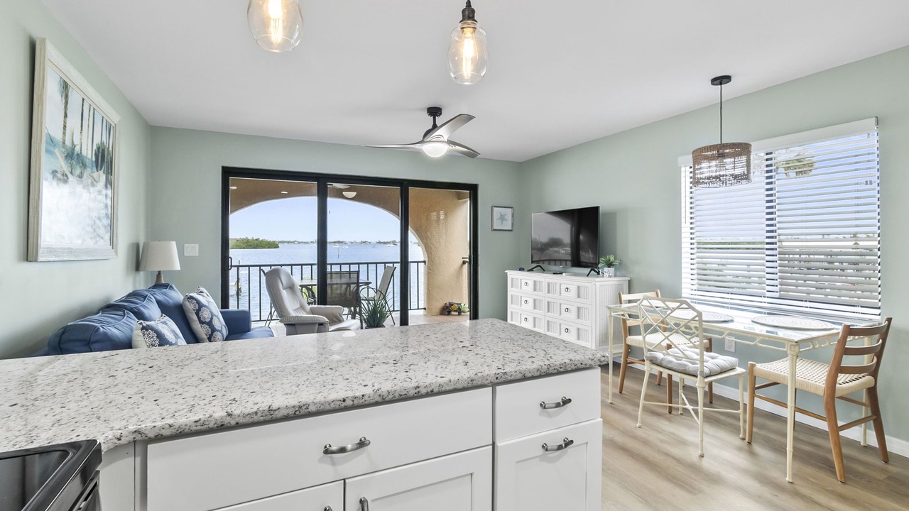 Photo of Livingroom in Englewood