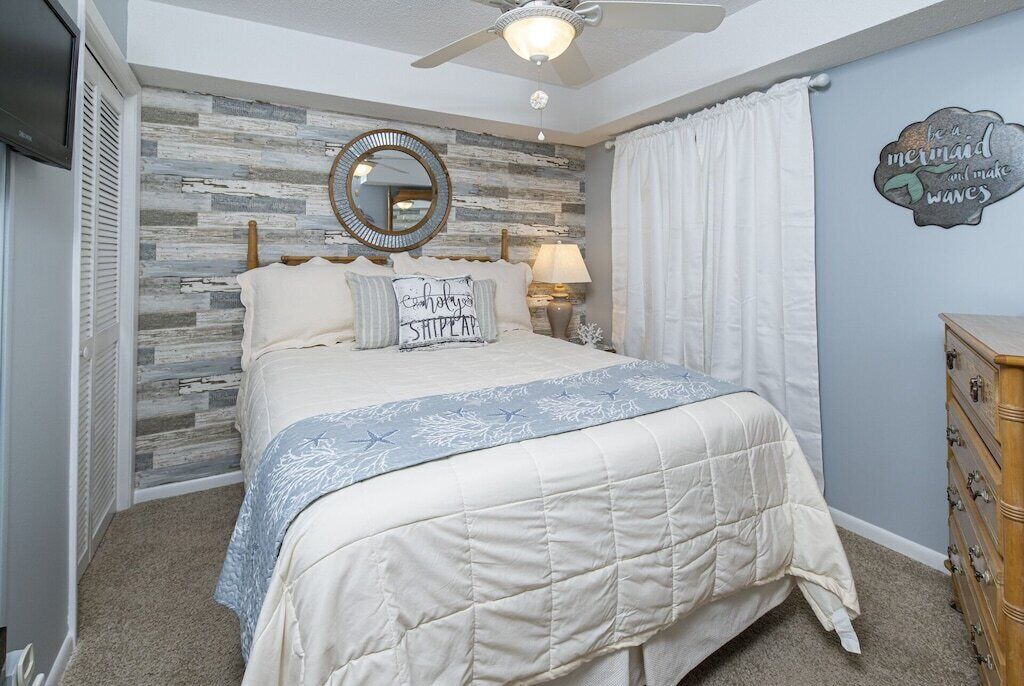 Photo of Bedroom in Crescent Beach