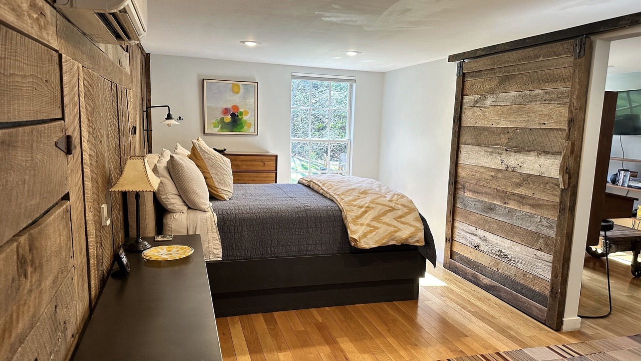 Photo of Bedroom in Burnsville