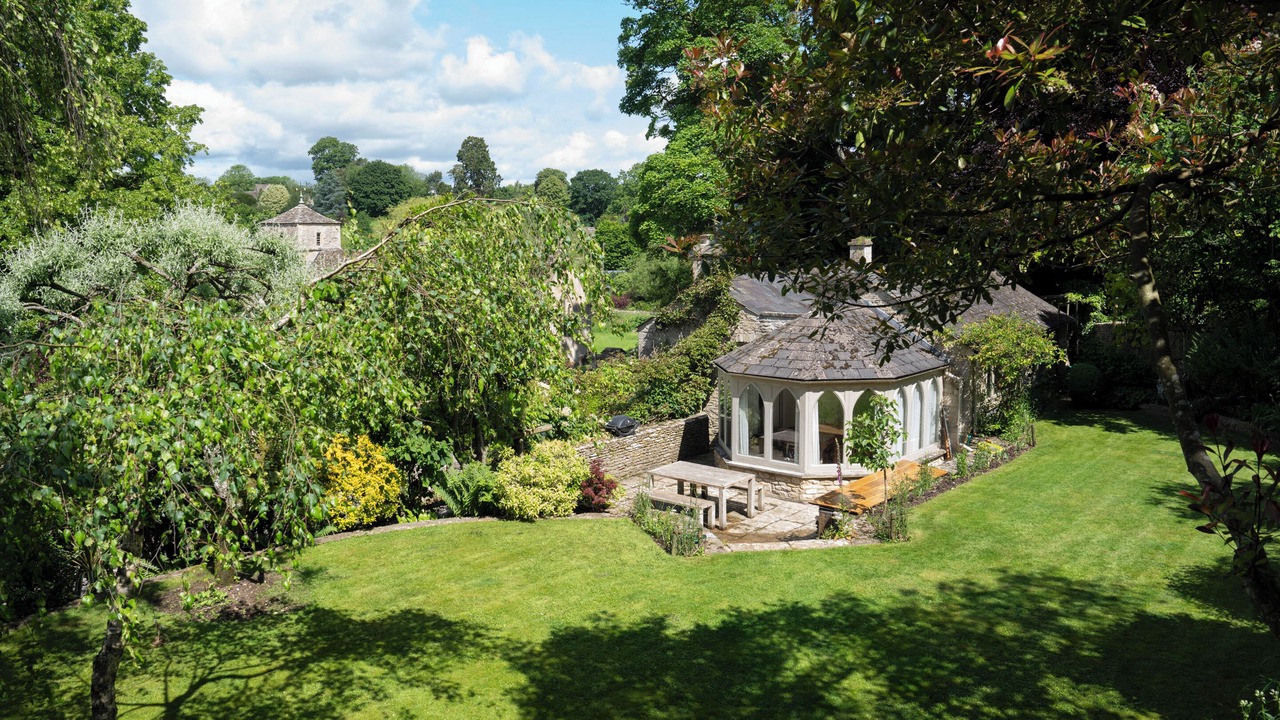 Photo of Patio Balcony in Lechlade