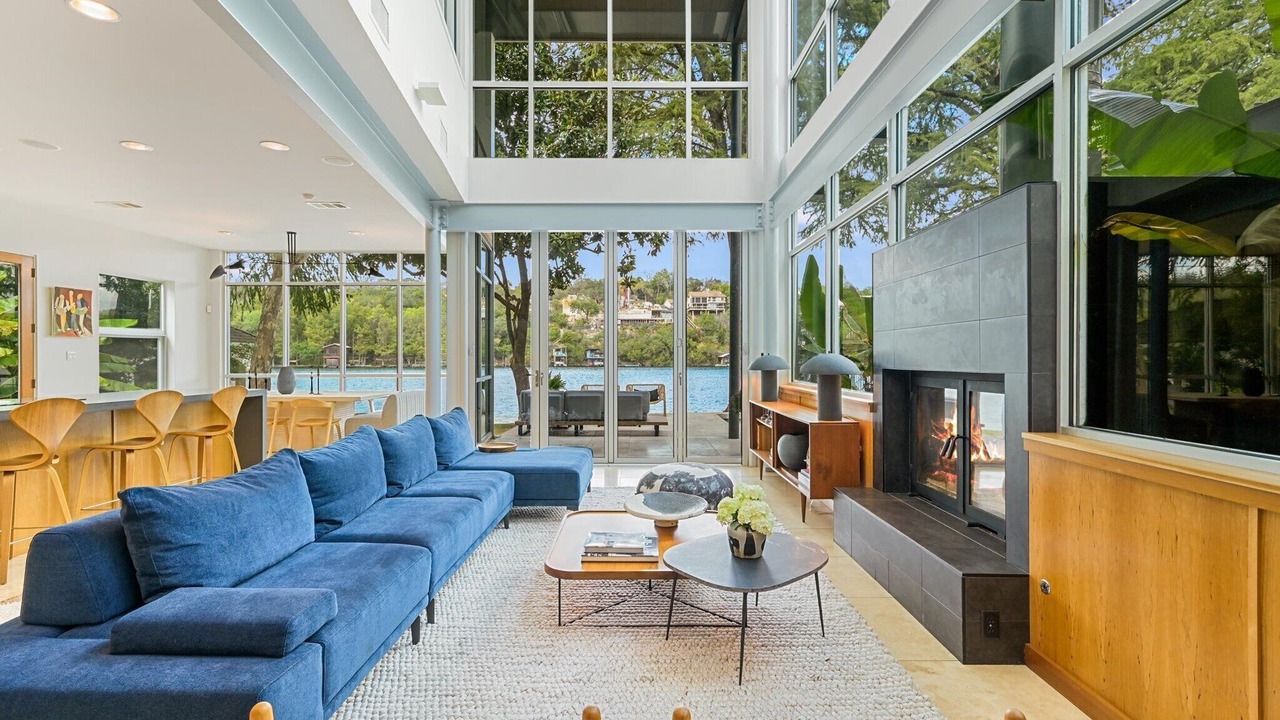 Photo of Livingroom in Rivercrest