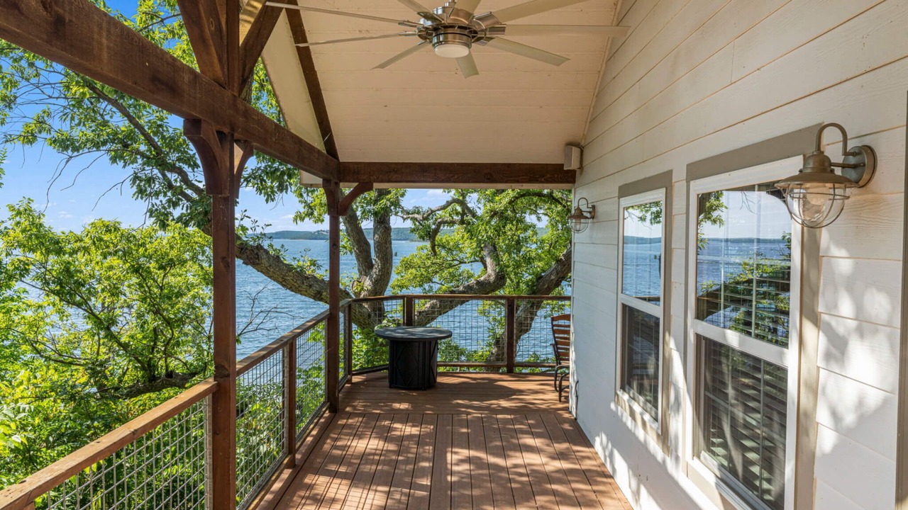Photo of Patio Balcony in Sperry