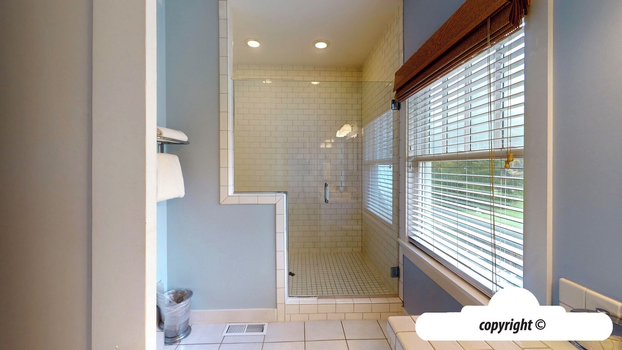 Photo of Bathroom in Gearhart