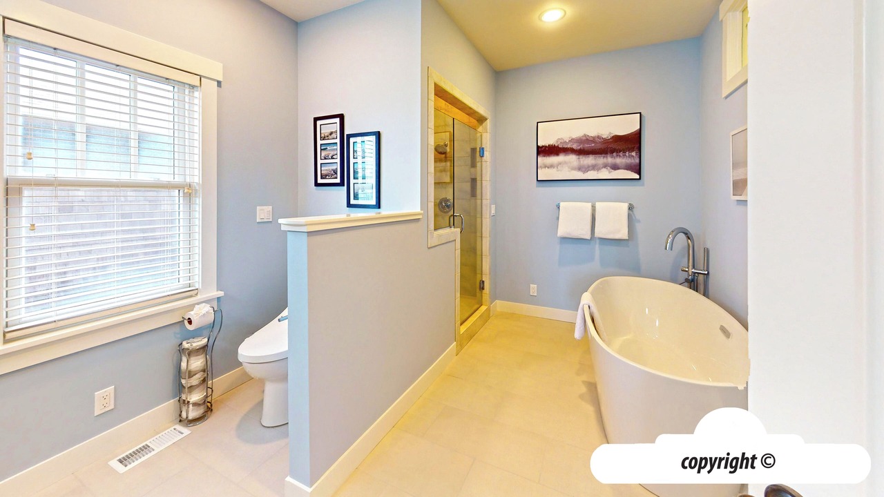 Photo of Bathroom in Gearhart