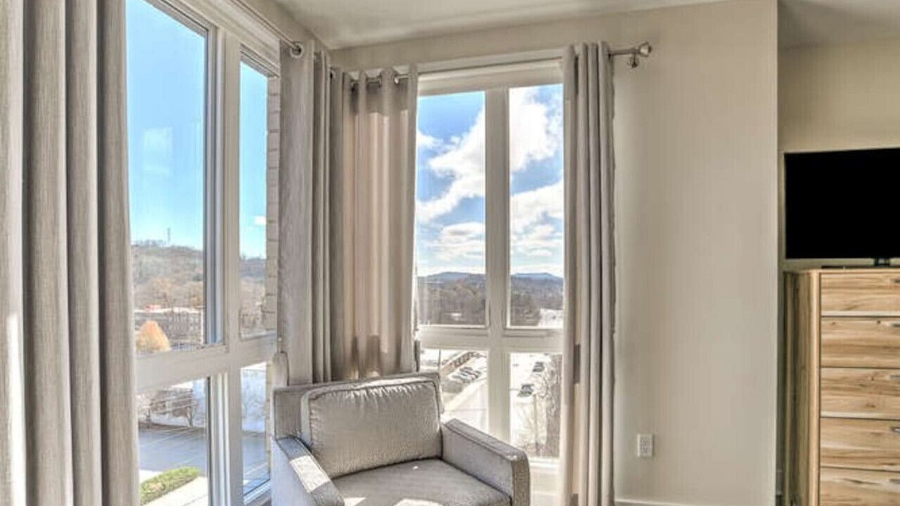 Photo of Livingroom in Asheville