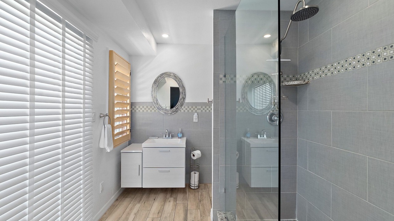 Photo of Others in Painters Hill