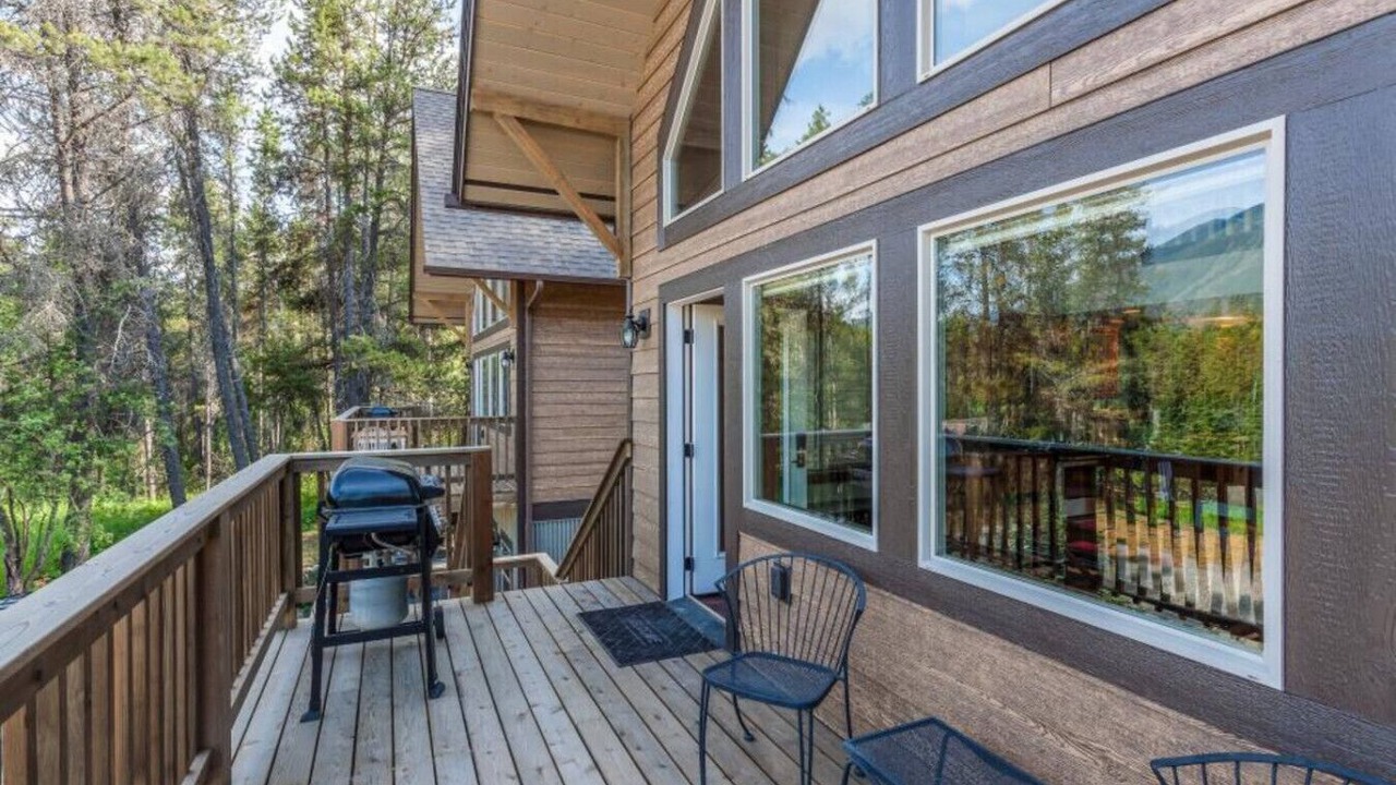 Photo of Patio Balcony in West Glacier