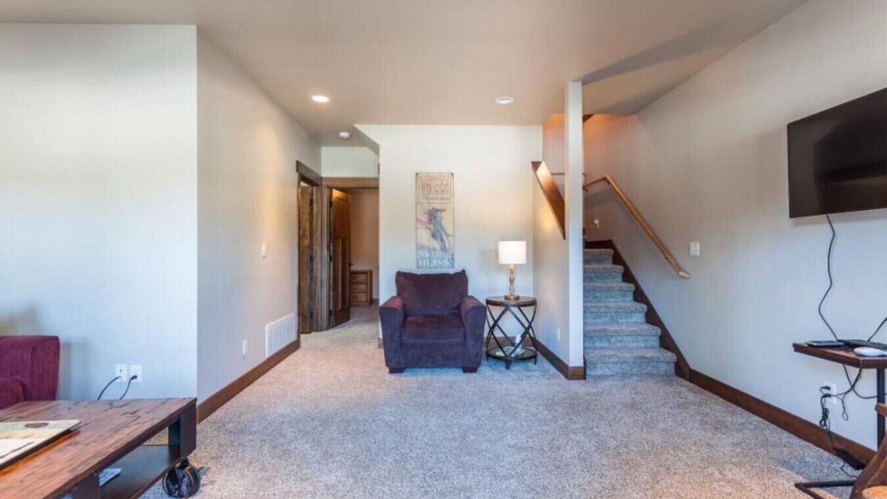 Photo of Livingroom in West Glacier