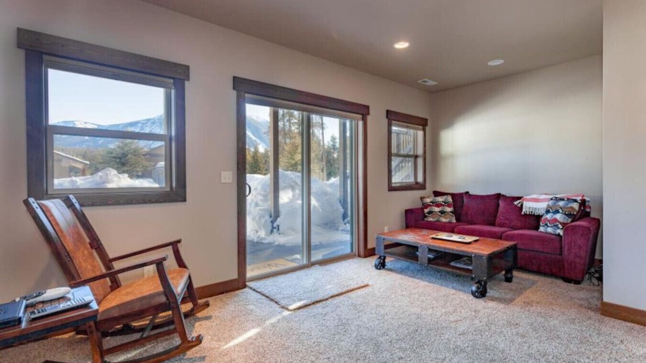 Photo of Livingroom in West Glacier
