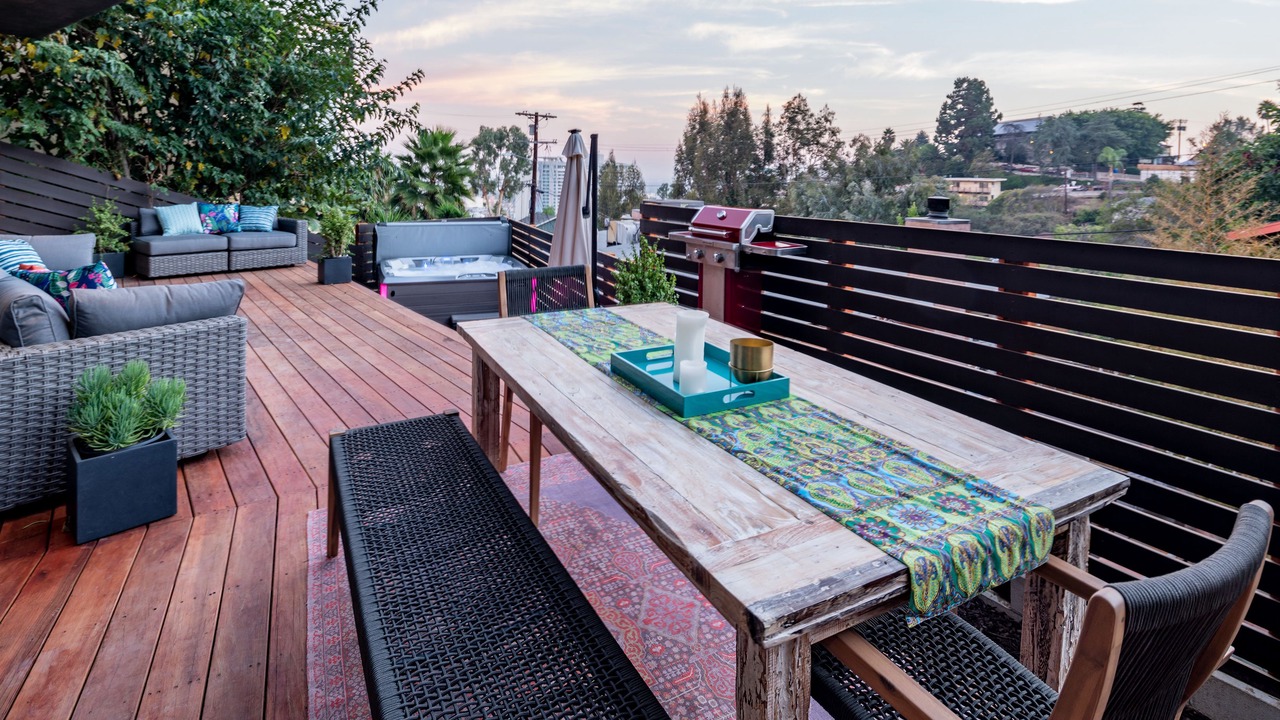 Photo of Outdoor in Hollywood Heights