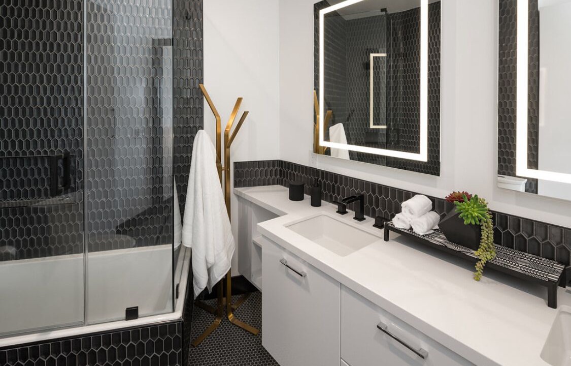 Photo of Bathroom in Hollywood Heights
