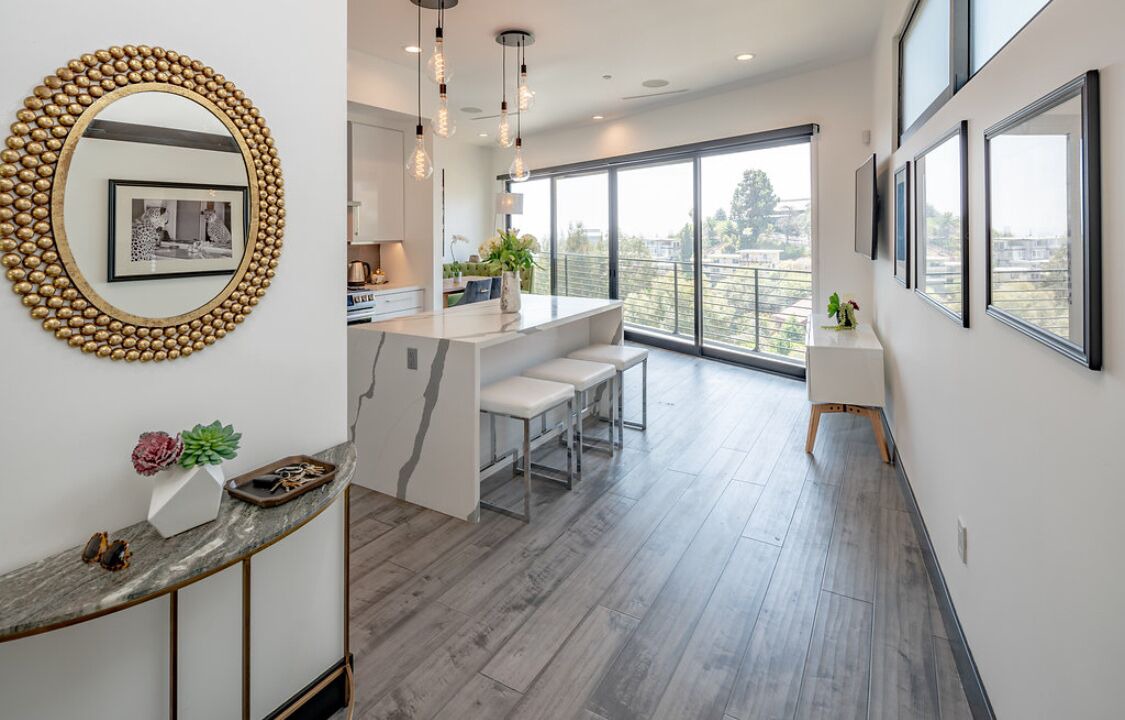 Photo of Others in Hollywood Heights