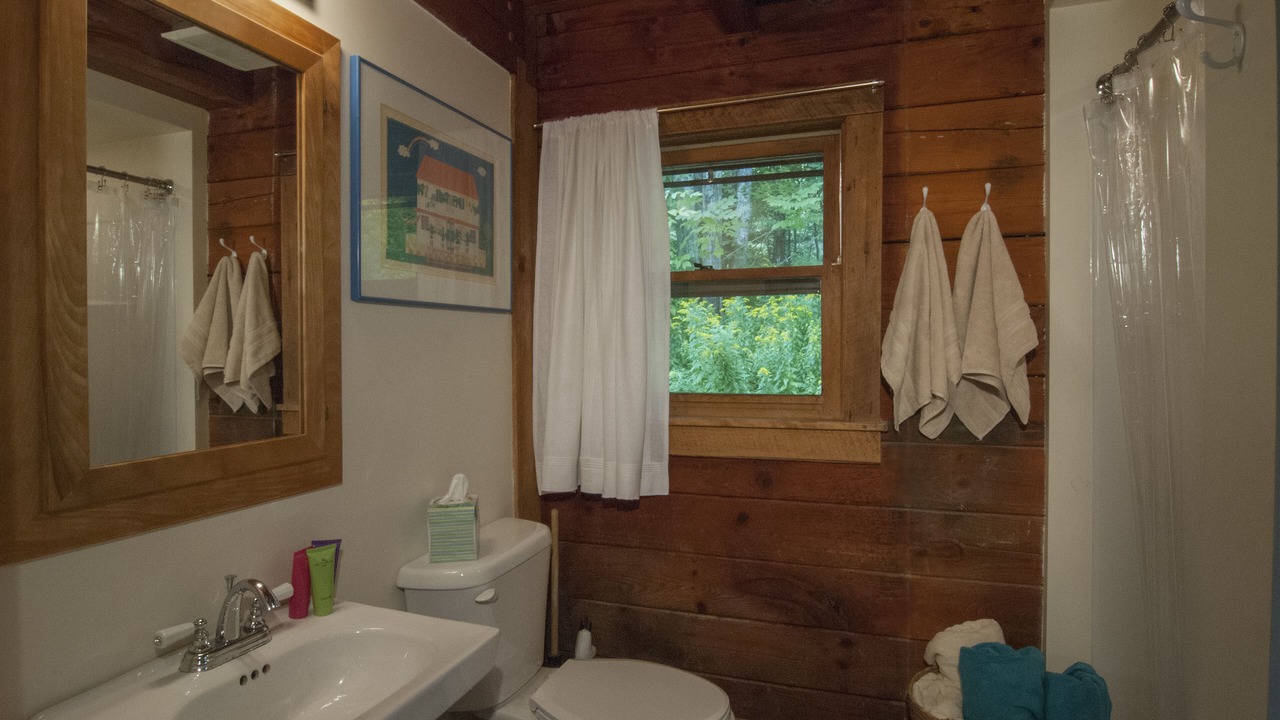 Photo of Bathroom in Warren