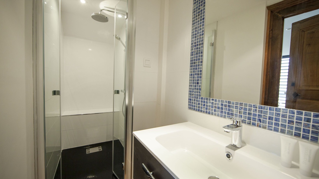 Photo of Bathroom in Menil