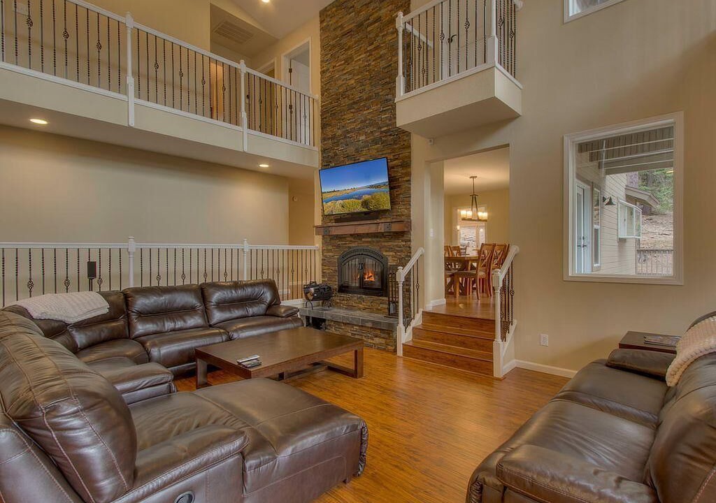 Photo of Livingroom in Country Club Estates