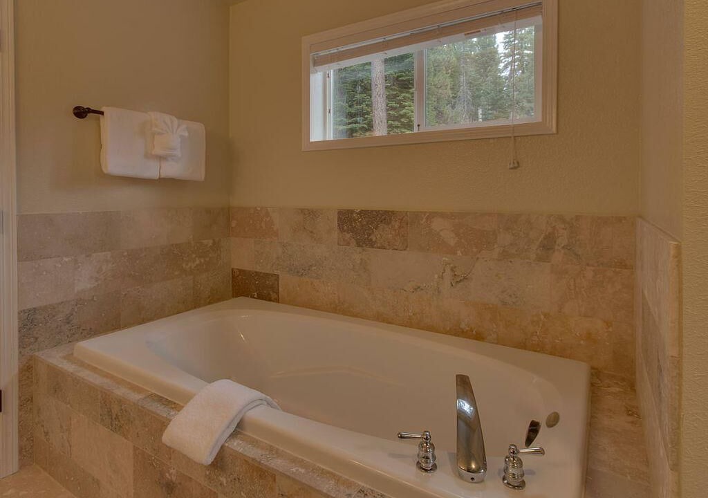 Photo of Bathroom in Country Club Estates
