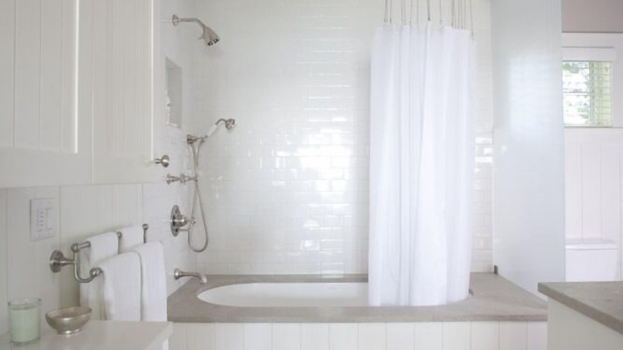Photo of Bathroom in Lake Shore