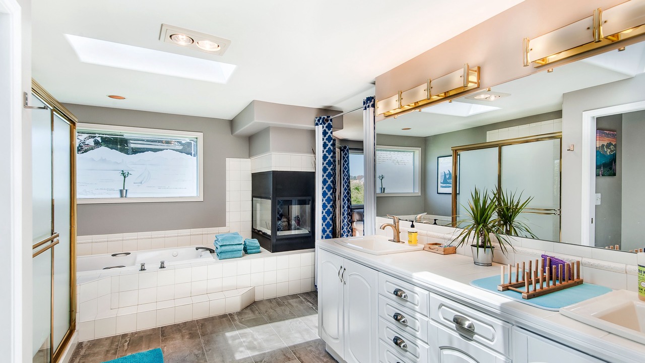 Photo of Bathroom in Green Lake