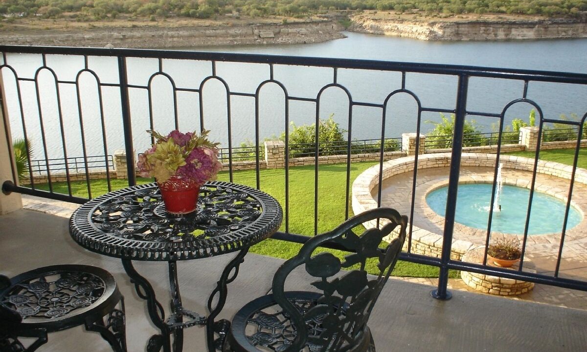 Photo of Patio Balcony in Highland Lake Estates