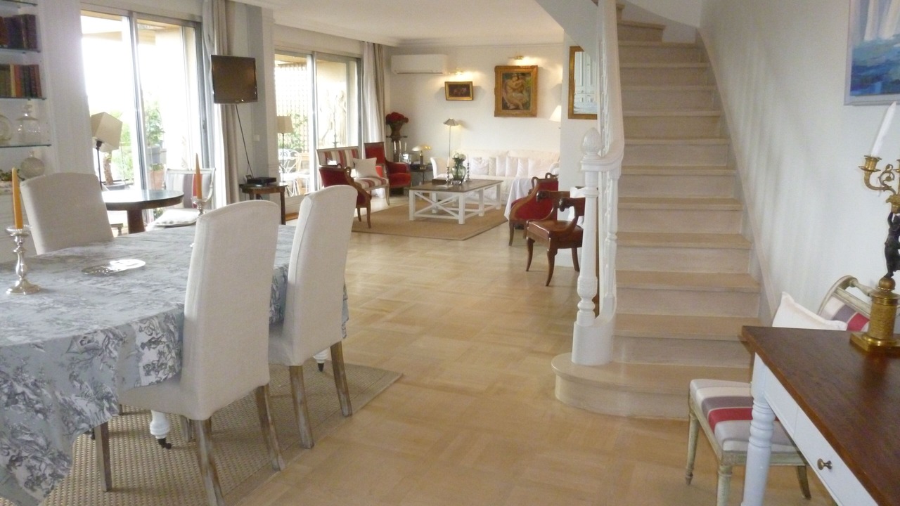 Photo of Others in Neuilly-sur-Seine