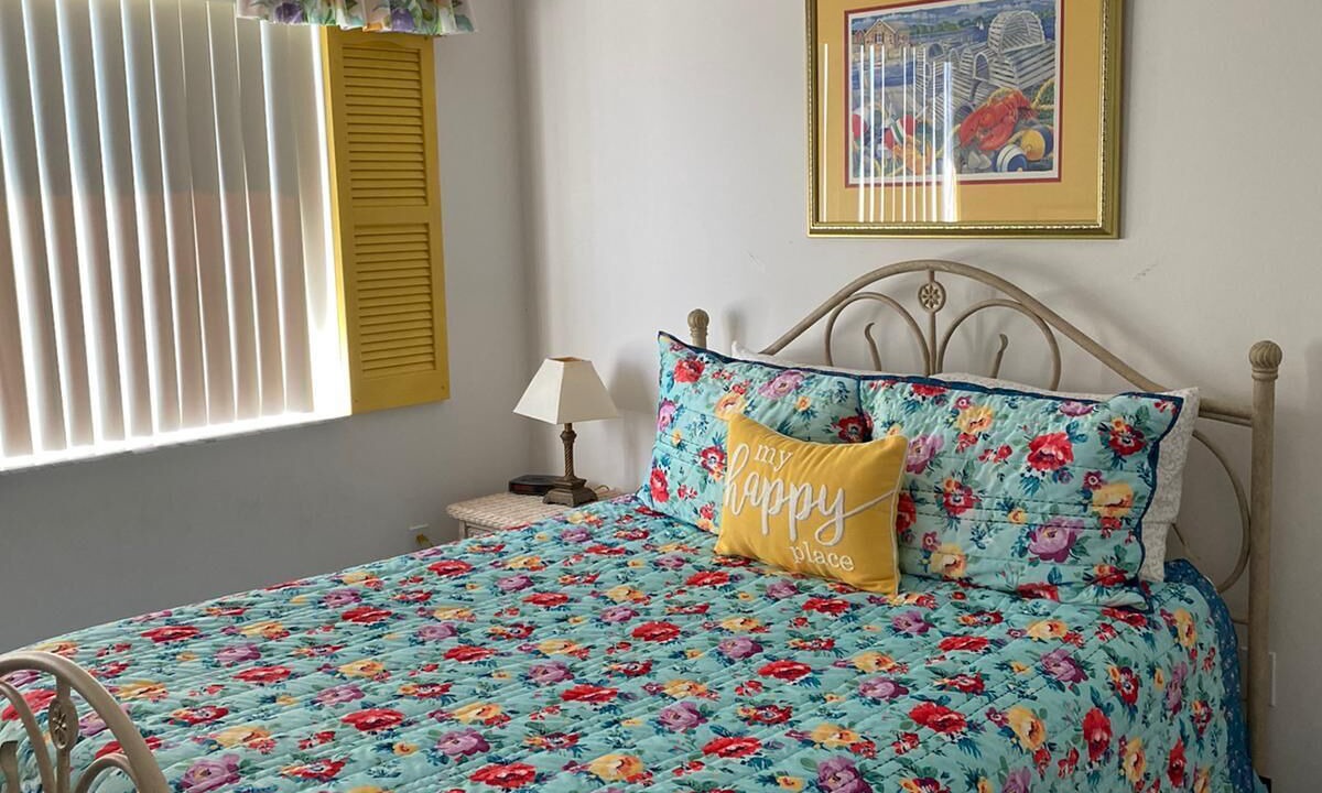 Photo of Bedroom in Sunset Lakes