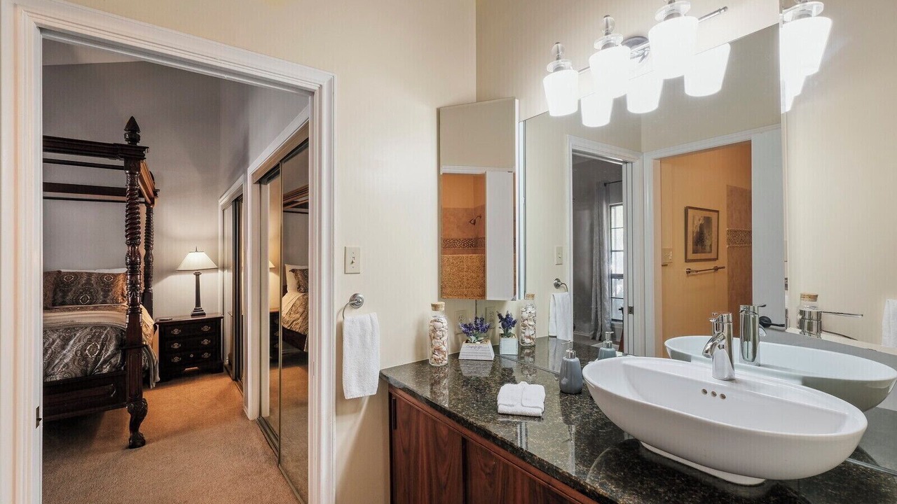 Photo of Bathroom in Medical Center District
