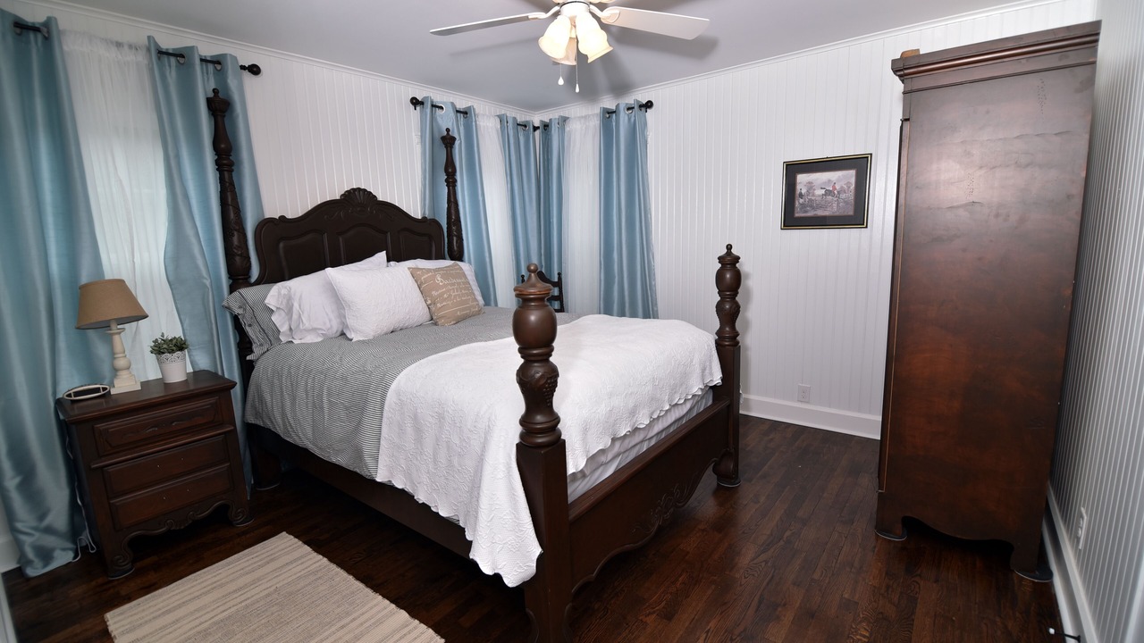 Photo of Bedroom in Hot Springs