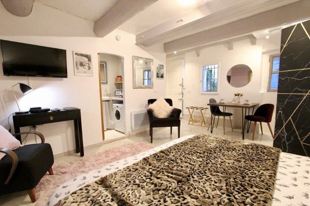 Photo of Bedroom in Antibes Old Town