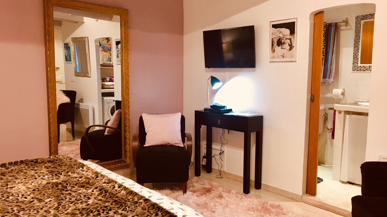 Photo of Bedroom in Antibes Old Town