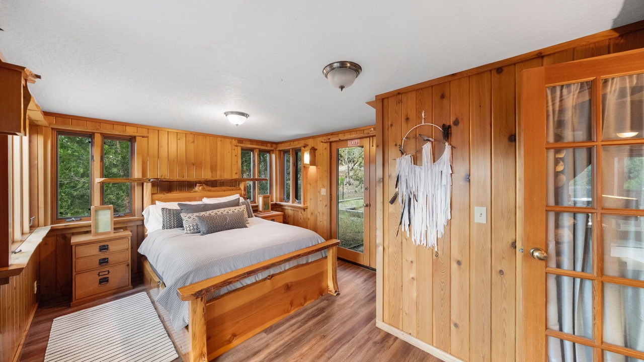 Photo of Bedroom in Idyllwild