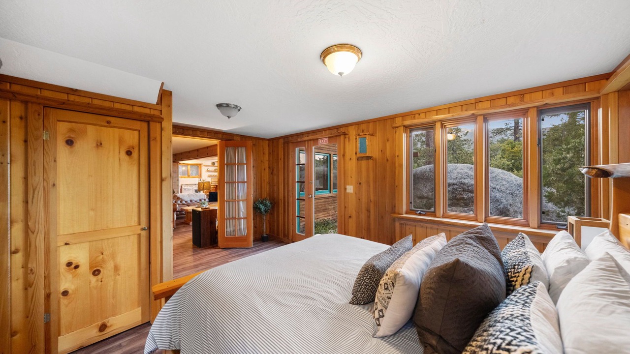 Photo of Bedroom in Idyllwild
